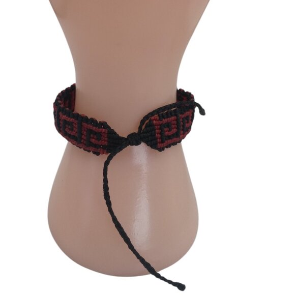 Unisex Handmade Woven Macramé Thread Geometric Figures Bracelet - Picture 7 of 8